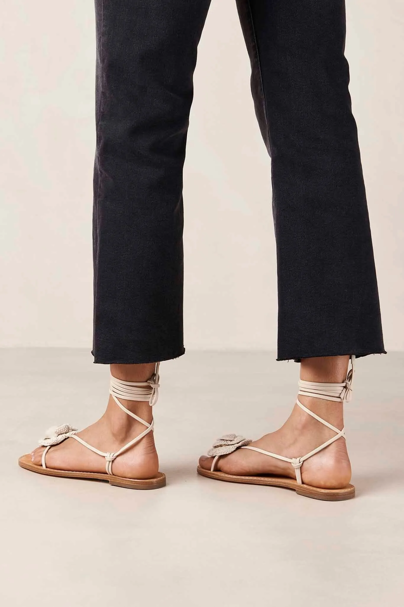 ALOHAS - Jakara Cream Leather Sandals
