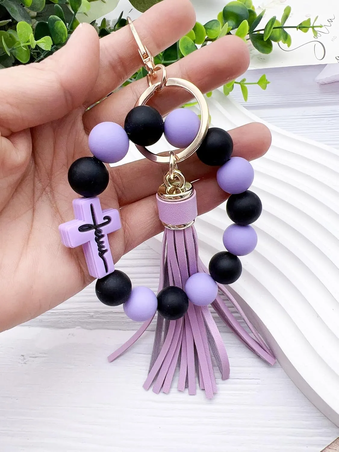 Beaded Keychain Wristlet Silicone Cross Elastic Wrist Key Ring Tassel Bangle Key Chains for Car Key Bracelet Women