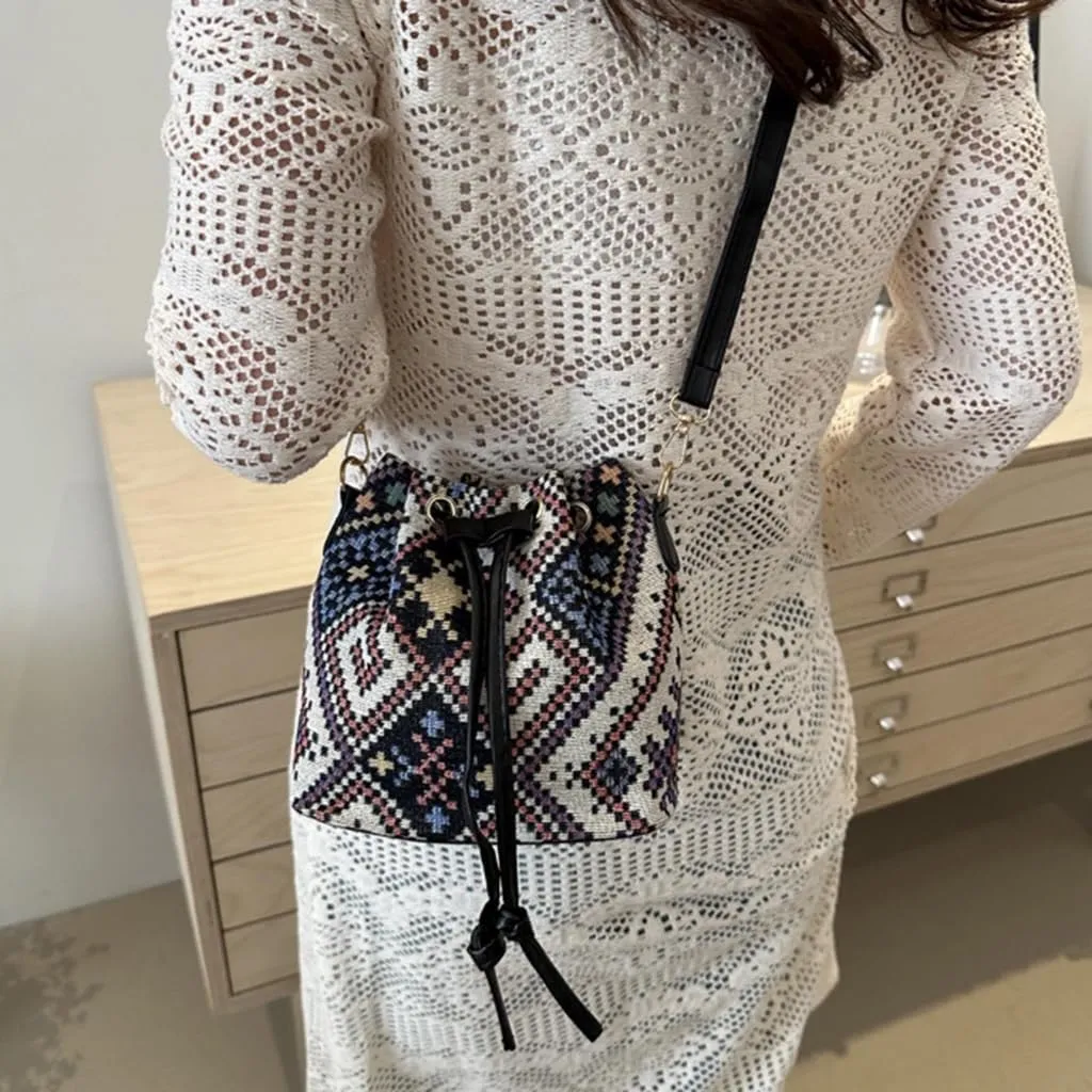 Women Bag Ethnic Styles Shoulder Bag Fashion Messengers Bag Simple Bucket Bag Drawstring Crossbody Bag for Daily Travel
