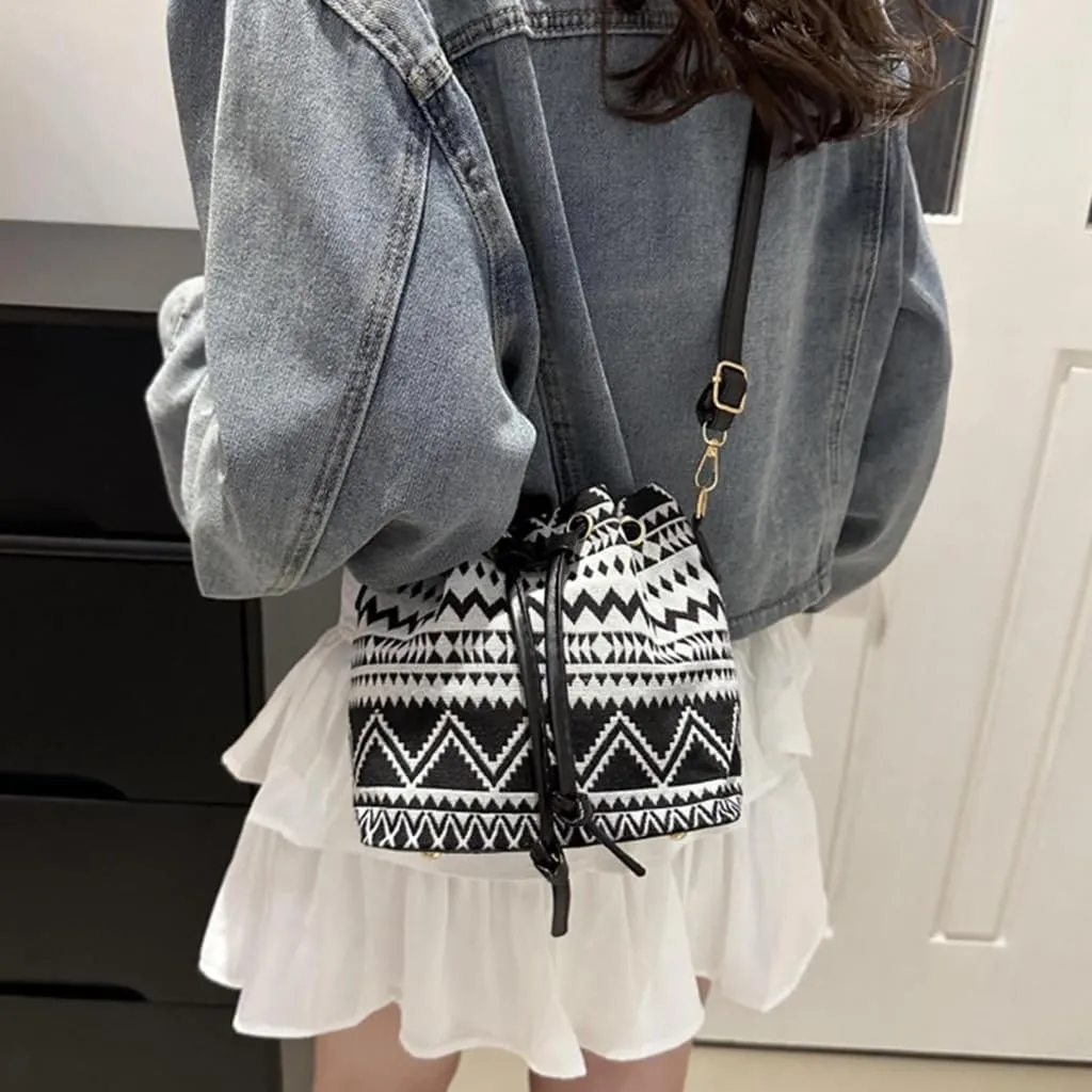 Women Bag Ethnic Styles Shoulder Bag Fashion Messengers Bag Simple Bucket Bag Drawstring Crossbody Bag for Daily Travel