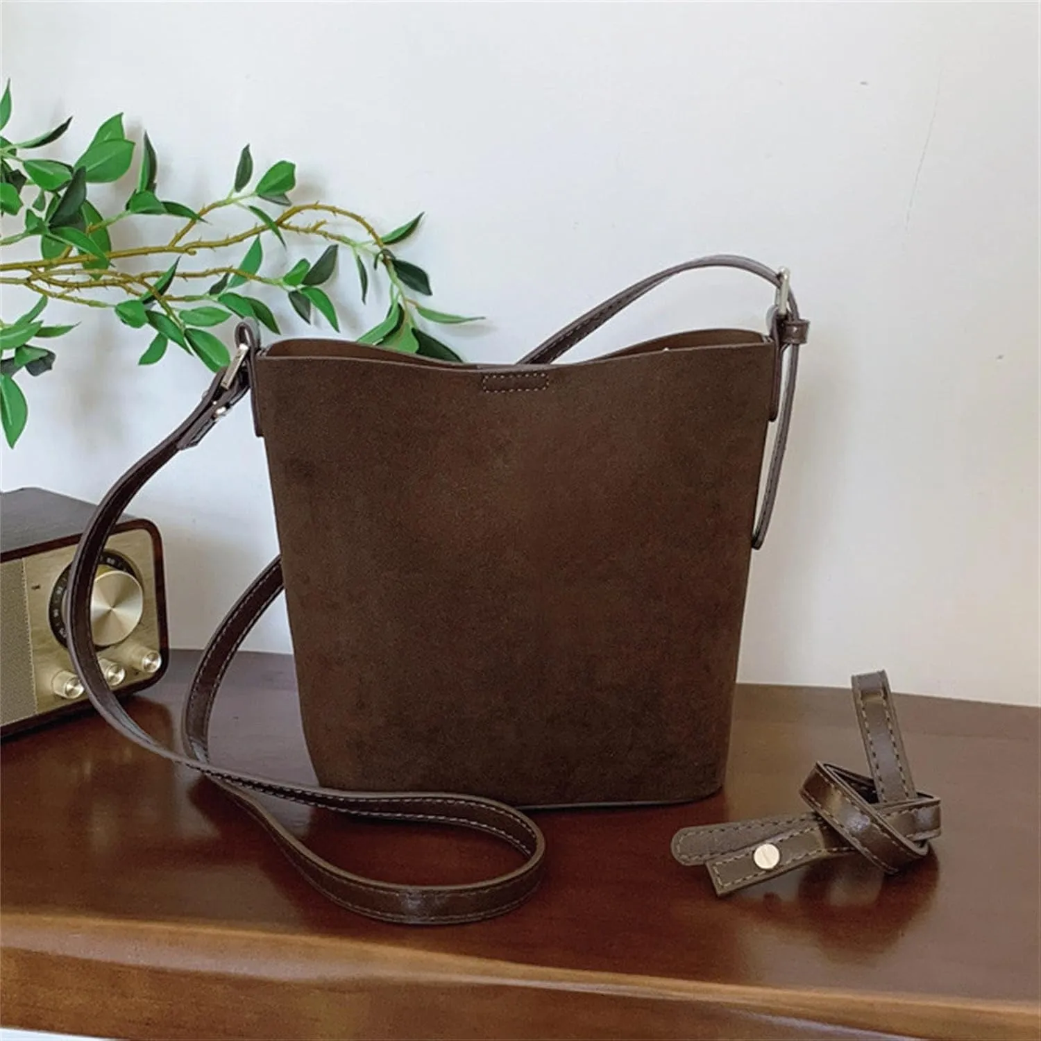 Women Bucket Bag Simple Shoulder Bag Autumn Winter Crossbody Bag PU Leather Messengers Bag Shopping Bag for Daily Travel Shoulder Bags