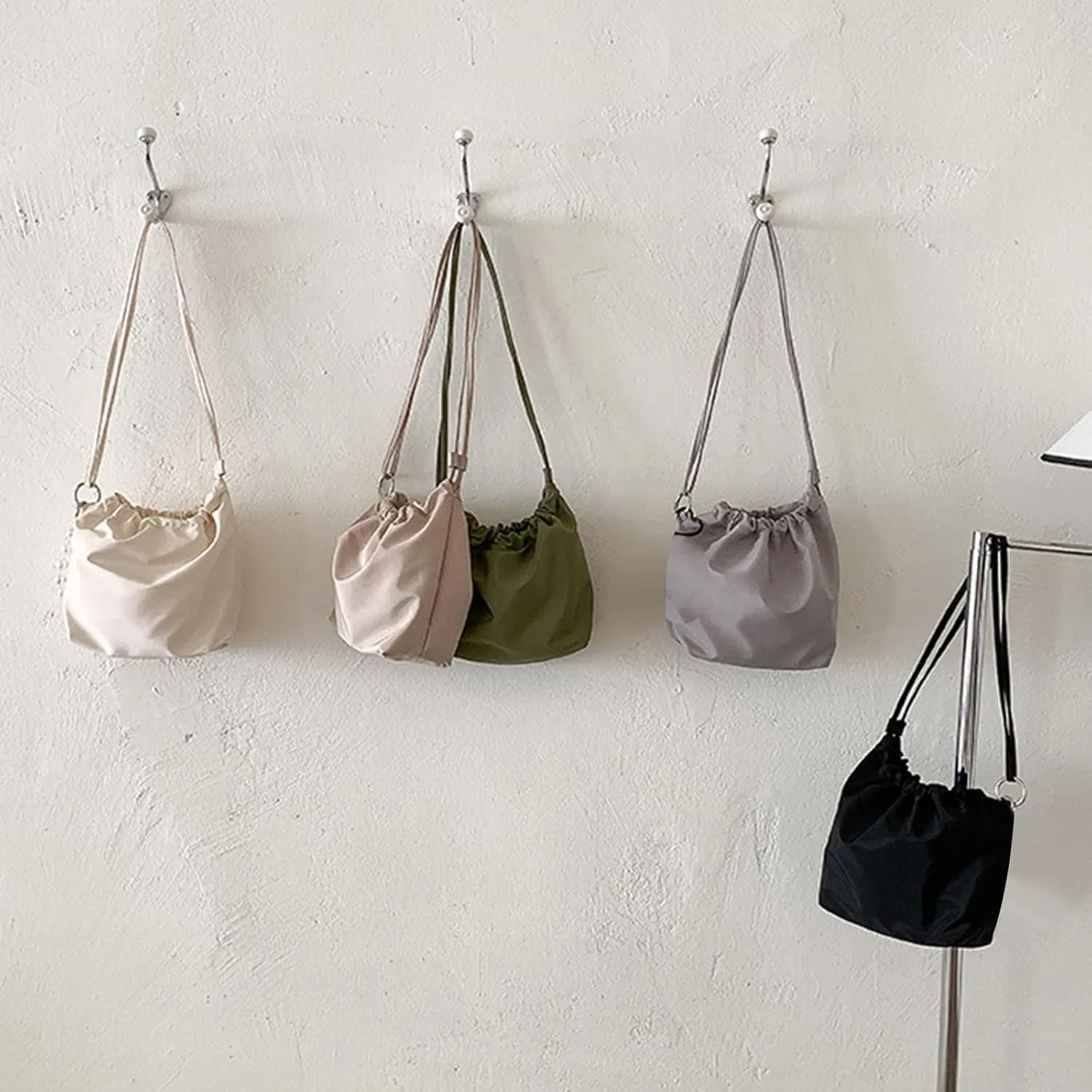Women Shoulder Bag Pleated Bucket Bag Solid Color Crossbody Bag Korean Styles Messengers Bag Shopping Bag for Daily