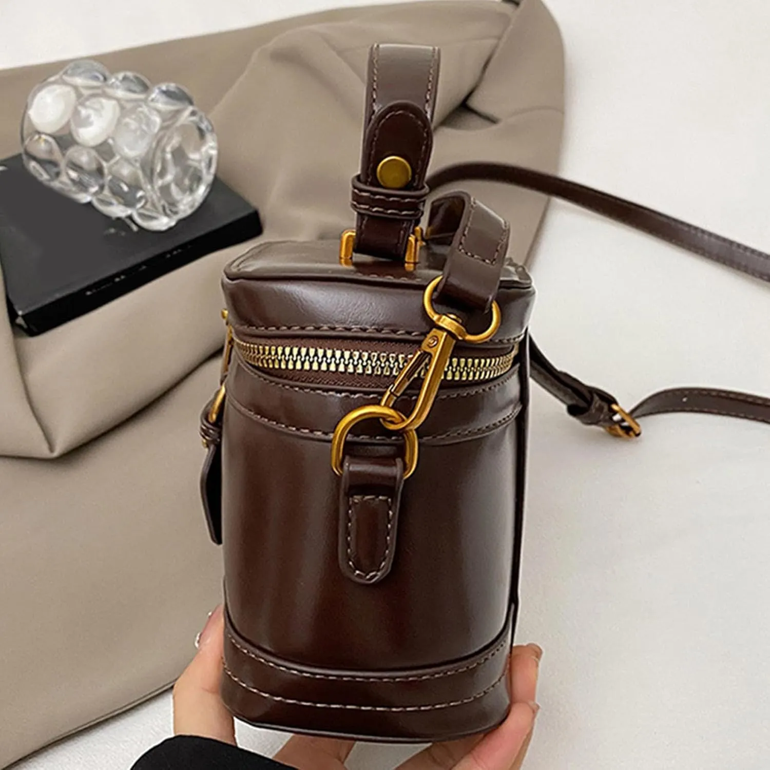 Women Shoulder Bag Stylish Crossbody Bag Travel Makeup Bag Fashion Messengers Bag PU Leather Bucket Bag for Daily Work