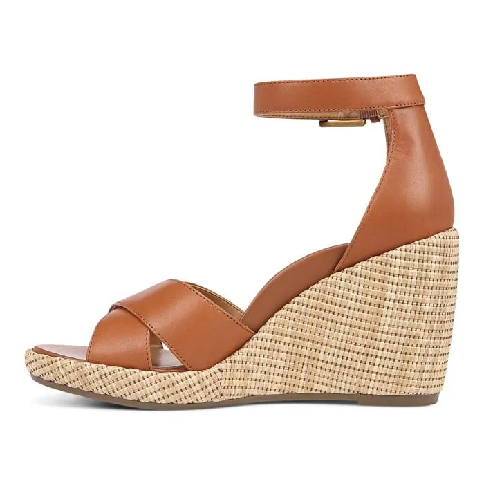 Womens Vionic Marina in Camel